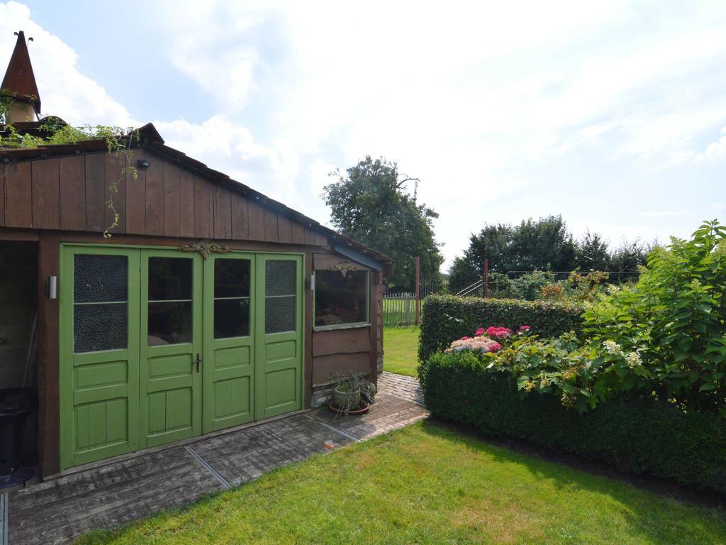 With A Broad View Over The Hilly Landscape Flobecq Exterior foto